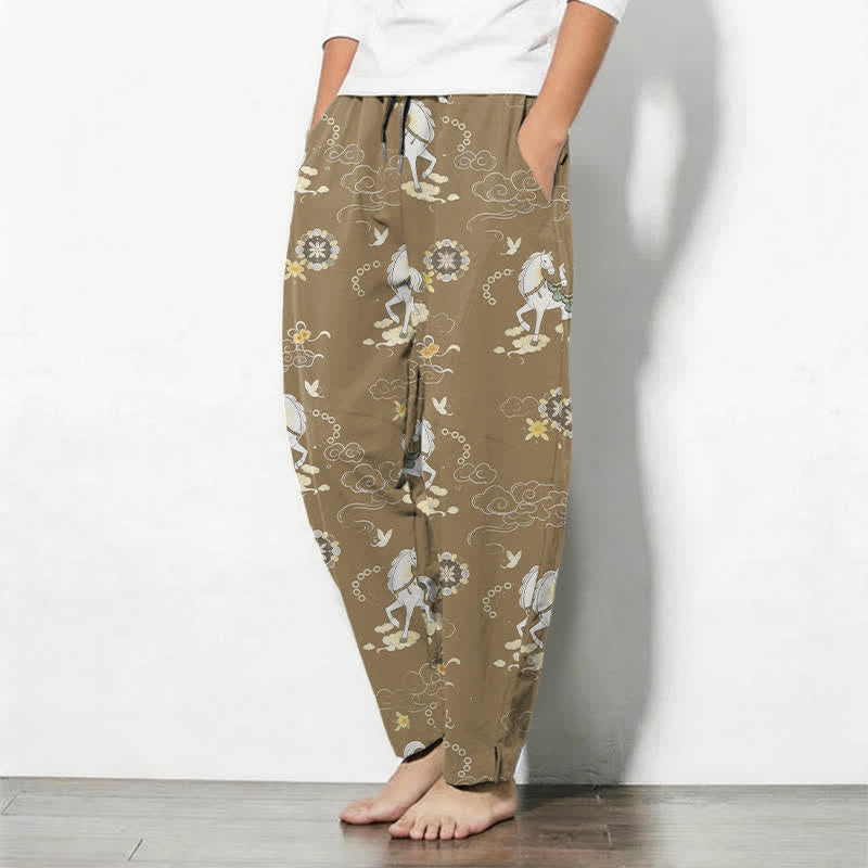 Buddha Stones Pantaloni da uomo affusolati in puro cotone bianco con motivo cavalli, nuvole e fiori, con coulisse e tasche. - image 12