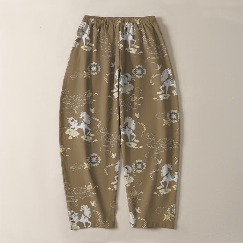 Buddha Stones Pantaloni da uomo affusolati in puro cotone bianco con motivo cavalli, nuvole e fiori, con coulisse e tasche. - image 14