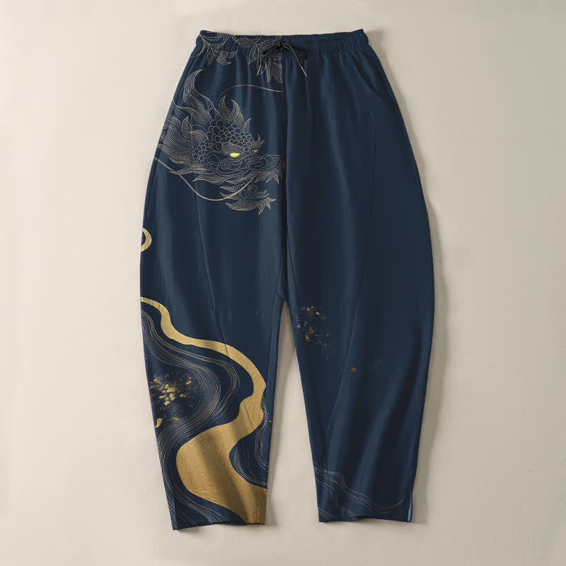 Buddha Stones Pantaloni da uomo affusolati con coulisse e tasche, in puro cotone, con motivo a onde e nuvole di drago dorato. - image 9