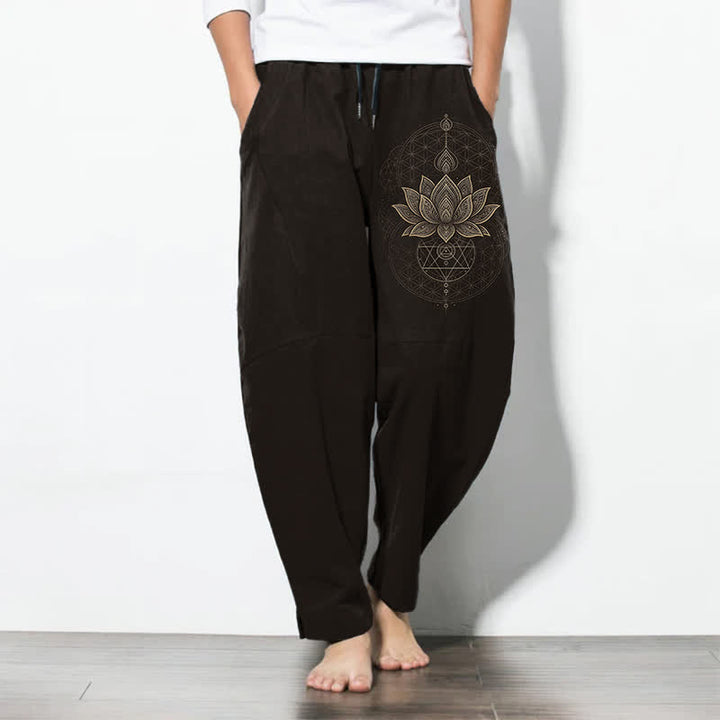 Buddha Stones Pantaloni da uomo affusolati con coulisse e tasche, in puro cotone, con motivo geometrico a mandala di loto. - Nero - US/UK/AU50, EU60 (5XL) - image 0