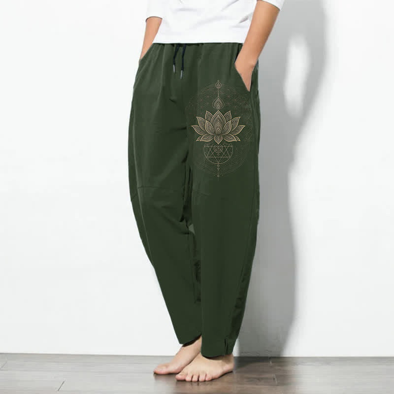 Buddha Stones Pantaloni da uomo affusolati con coulisse e tasche, in puro cotone, con motivo geometrico a mandala di loto. - image 8
