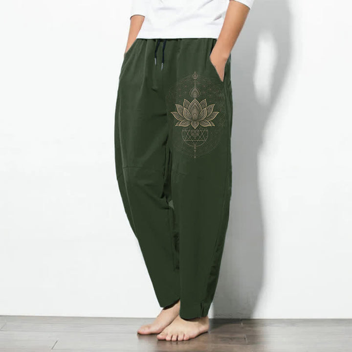 Buddha Stones Pantaloni da uomo affusolati con coulisse e tasche, in puro cotone, con motivo geometrico a mandala di loto. - image 8