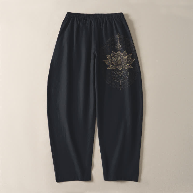 Buddha Stones Pantaloni da uomo affusolati con coulisse e tasche, in puro cotone, con motivo geometrico a mandala di loto. - image 14
