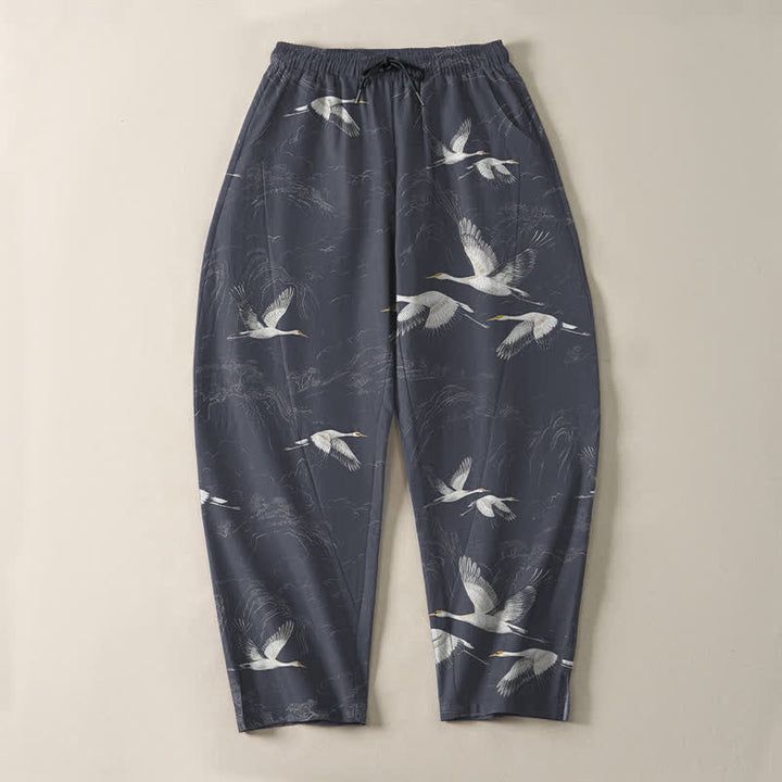 Buddha Stones Pantaloni da uomo affusolati in puro cotone bianco con motivo a gru e pino, con coulisse e tasche. - image 13