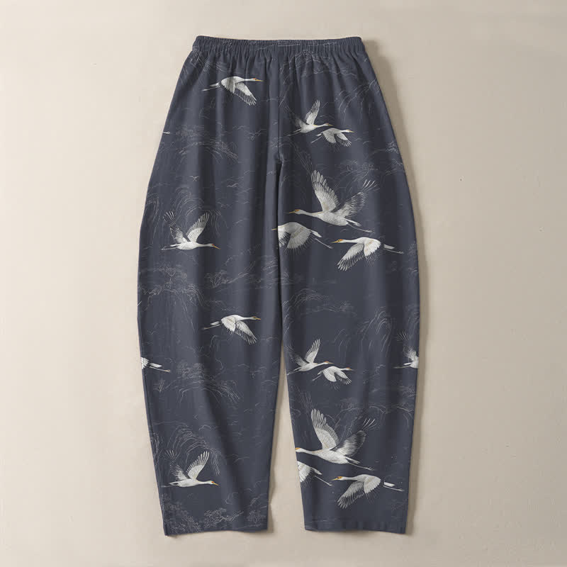Buddha Stones Pantaloni da uomo affusolati in puro cotone bianco con motivo a gru e pino, con coulisse e tasche. - image 14