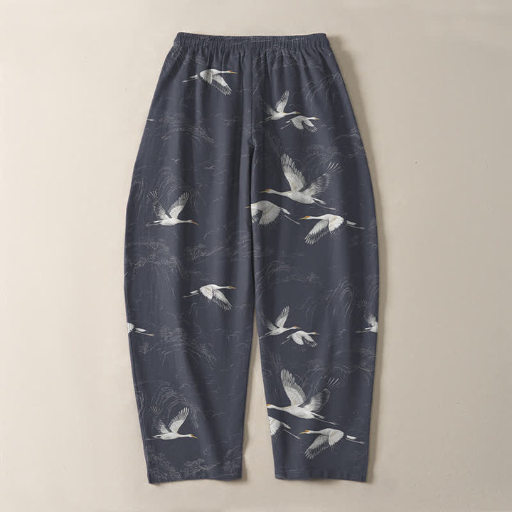 Buddha Stones Pantaloni da uomo affusolati in puro cotone bianco con motivo a gru e pino, con coulisse e tasche. - image 14