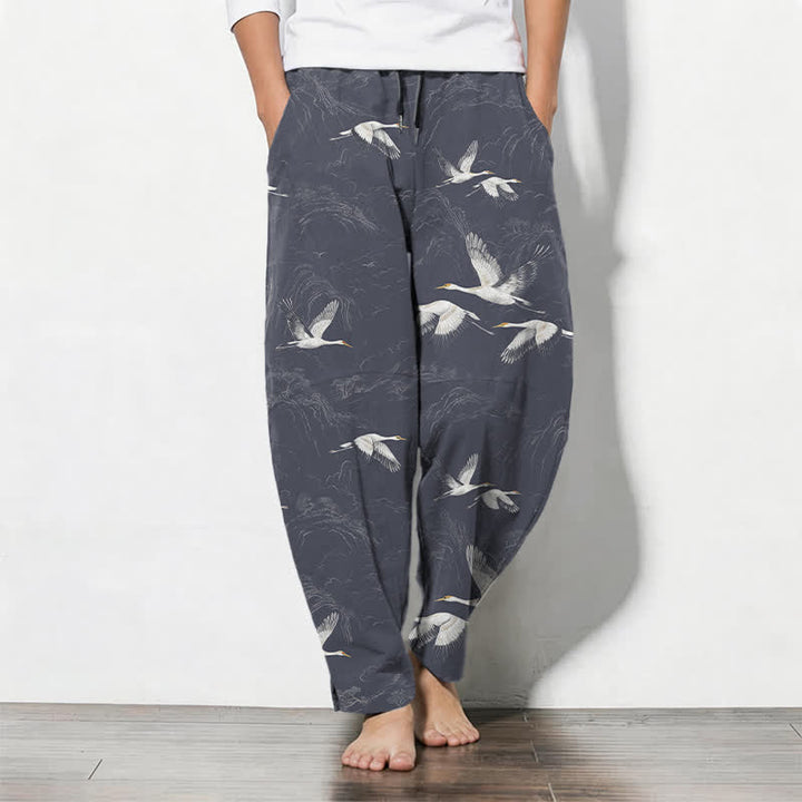 Buddha Stones Pantaloni da uomo affusolati in puro cotone bianco con motivo a gru e pino, con coulisse e tasche. - Grigio ardesia - US/UK/AU50, EU60 (5XL) - image 11
