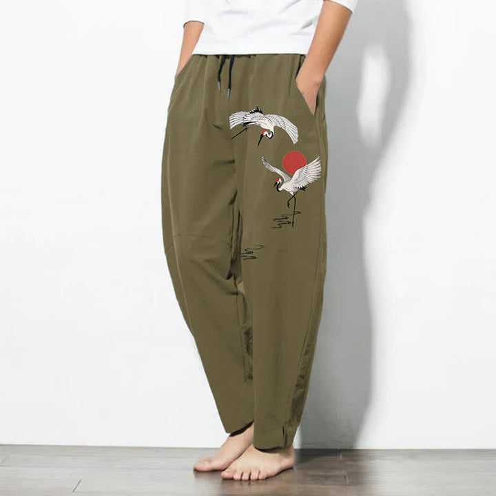 Buddha Stones Pantaloni da uomo affusolati con coulisse e tasche, in puro cotone, con motivo gru e sole rosso. - image 8