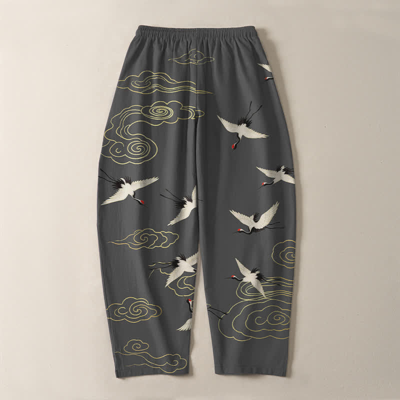 Buddha Stones Pantaloni da uomo affusolati con coulisse e tasche, in puro cotone bianco, con motivo gru coronate rosse e nuvole. - image 3