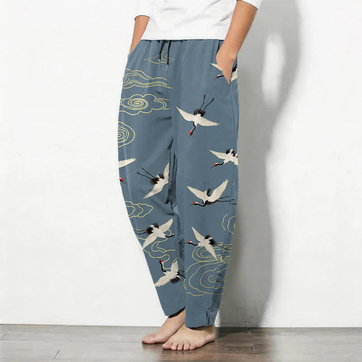 Buddha Stones Pantaloni da uomo affusolati con coulisse e tasche, in puro cotone bianco, con motivo gru coronate rosse e nuvole. - image 8