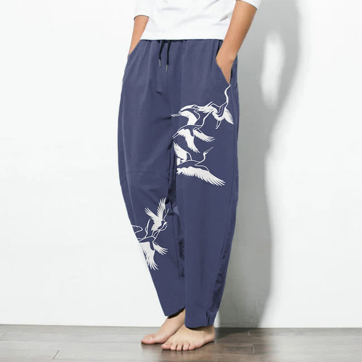 Buddha Stones Pantaloni da uomo affusolati con coulisse e tasche, in puro cotone, con motivo gru in volo. - image 1