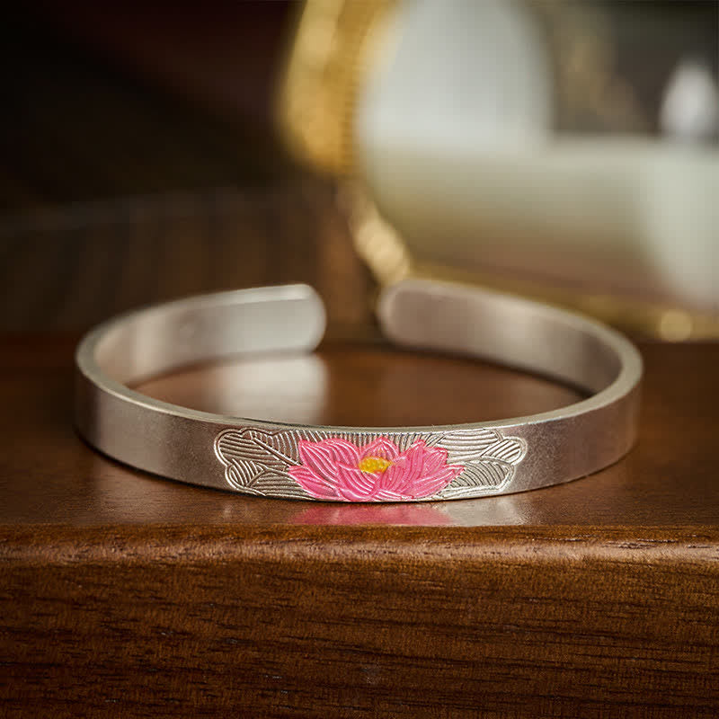 Buddha Stones Bracciale aperto con loto in rame e smalto, simbolo dell'illuminazione - image 1