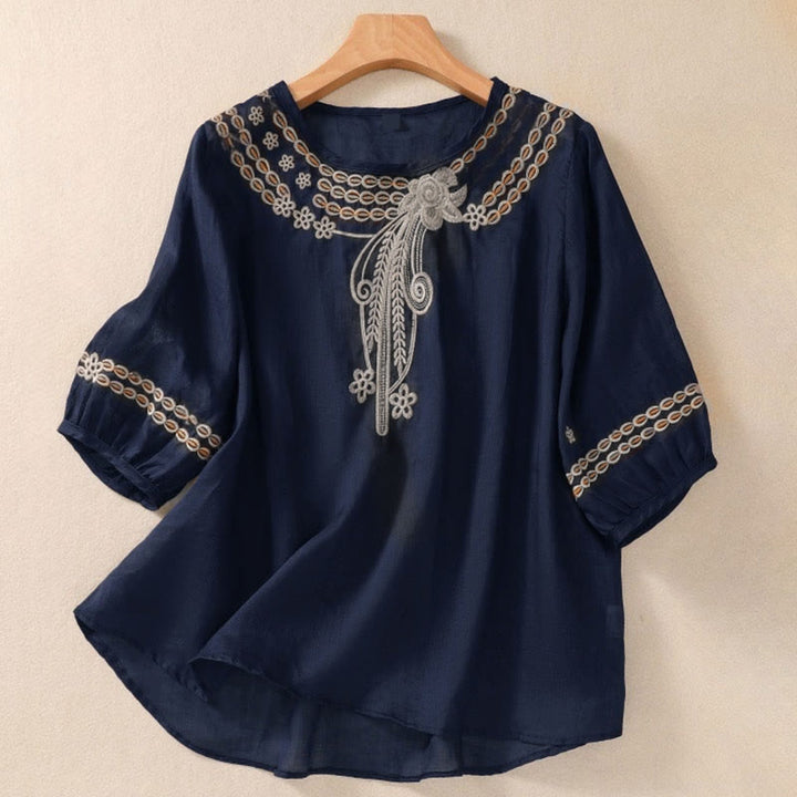 T-shirt da donna a maniche corte con scollo rotondo e ricamo floreale a tinta unita Buddha Stones. - Blu ardesia scuro - US8-10, UK/AU12-14, EU40-42 (2XL) - image 0
