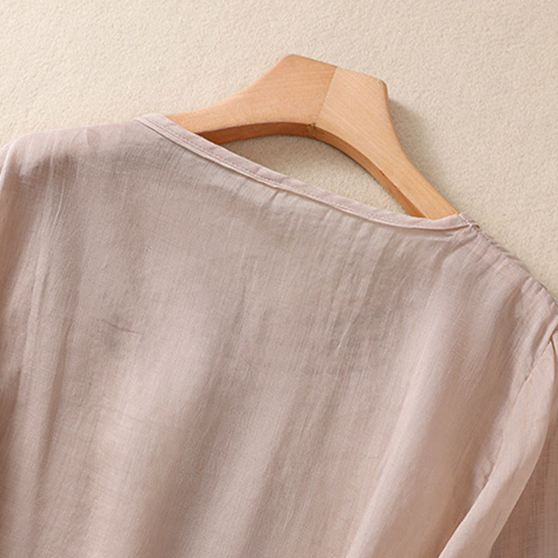 T-shirt da donna a maniche corte con scollo rotondo e ricamo floreale a tinta unita Buddha Stones. - image 7