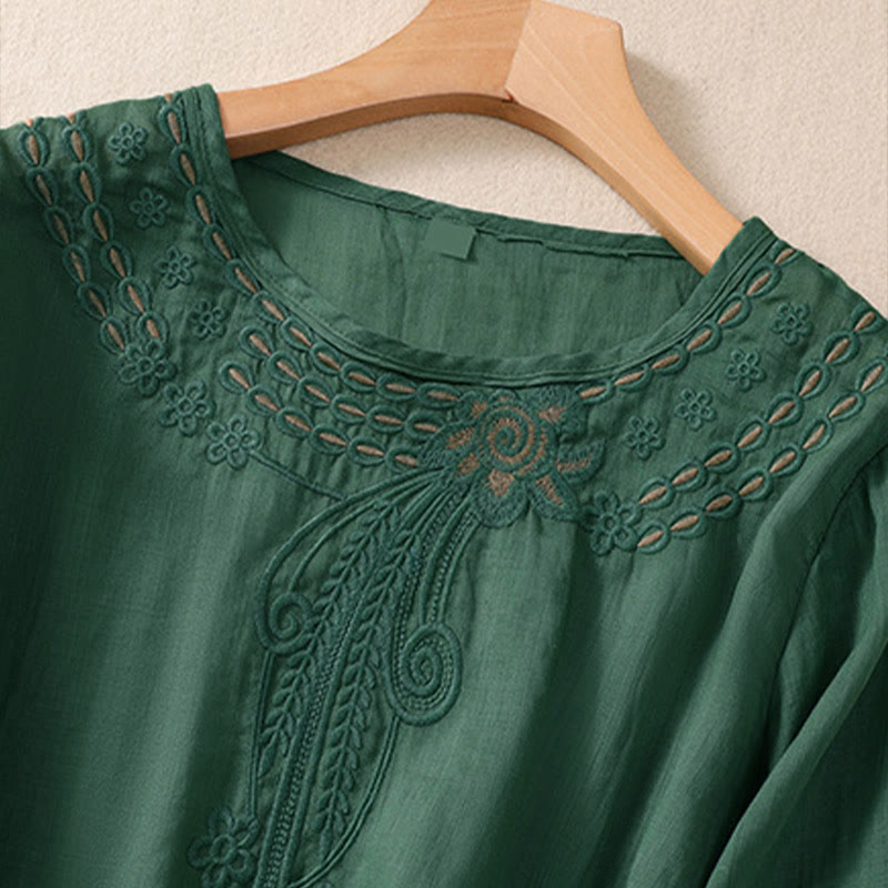 T-shirt da donna a maniche corte con scollo rotondo e ricamo floreale a tinta unita Buddha Stones. - image 20