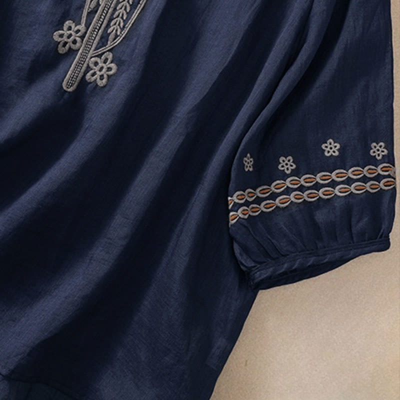 T-shirt da donna a maniche corte con scollo rotondo e ricamo floreale a tinta unita Buddha Stones. - image 3