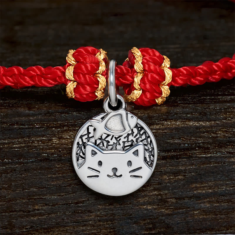 Buddha Stones Ciondolo rotondo in argento sterling 925 raffigurante un gattino che mangia un pesce, simbolo di prosperità, con cordino rosso e nero intrecciato. - image 9