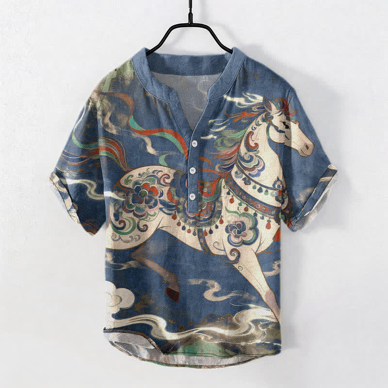 Buddha Stones Camicia da uomo a maniche corte con mezzo bottone, in cotone, con motivo ornamentale di cavalli al galoppo. - SteelBlue - US/UK/AU50, EU60 (5XL) - image 0