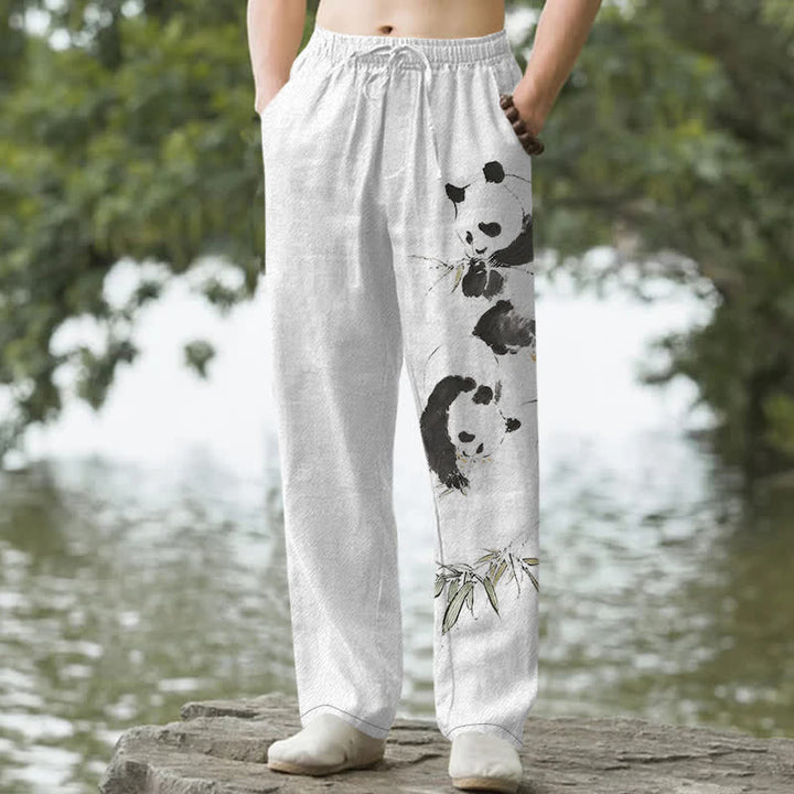 Buddha Stones Pantaloni affusolati da uomo con tasche, fantasia panda e bambù, di Cotton Ink. - Bianco - US/UK/AU50, EU60 (5XL) - image 0