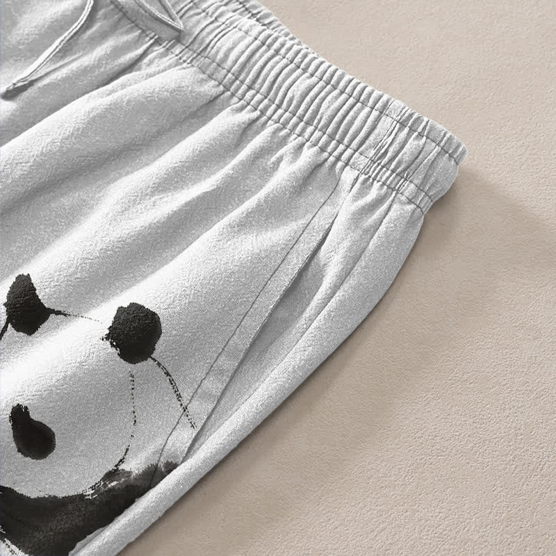 Buddha Stones Pantaloni affusolati da uomo con tasche, fantasia panda e bambù, di Cotton Ink. - image 2