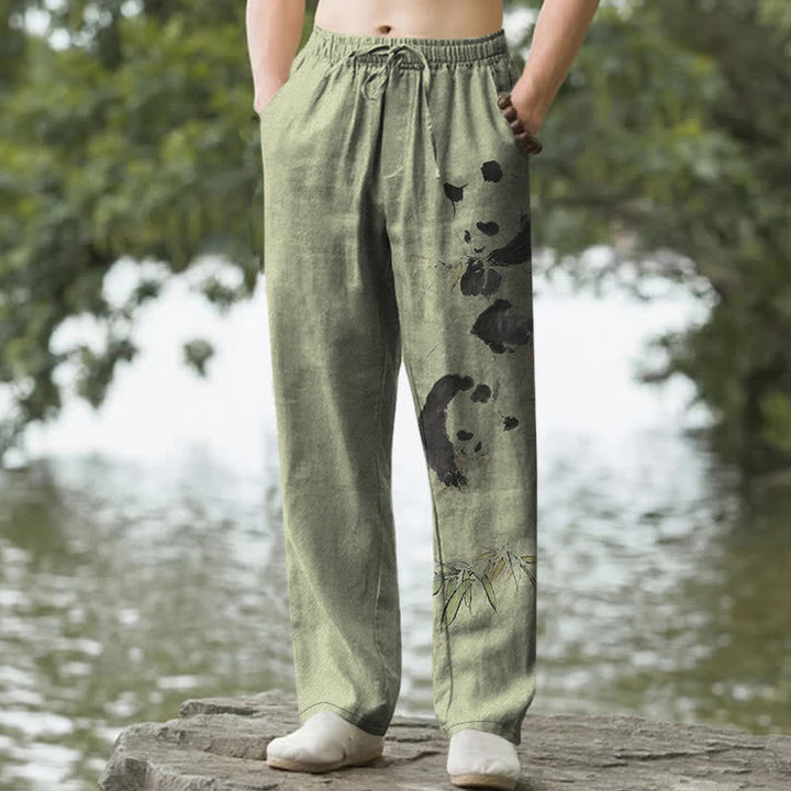 Buddha Stones Pantaloni affusolati da uomo con tasche, fantasia panda e bambù, di Cotton Ink. - Verde oliva - US/UK/AU50, EU60 (5XL) - image 4