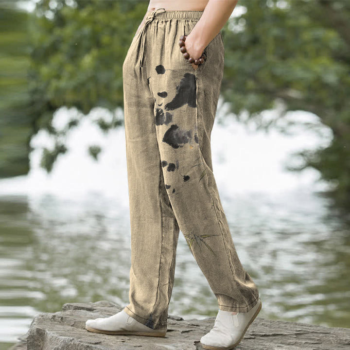Buddha Stones Pantaloni affusolati da uomo con tasche, fantasia panda e bambù, di Cotton Ink. - image 7