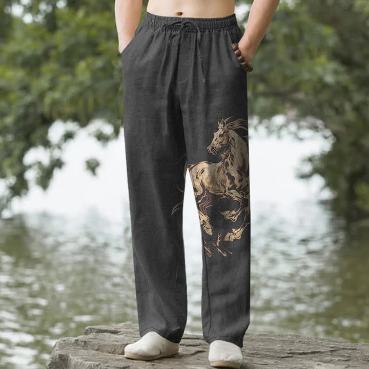 Buddha Stones Pantaloni da uomo affusolati in cotone con stampa di cavalli dorati al galoppo e tasche. - Nero - US/UK/AU50, EU60 (5XL) - image 4
