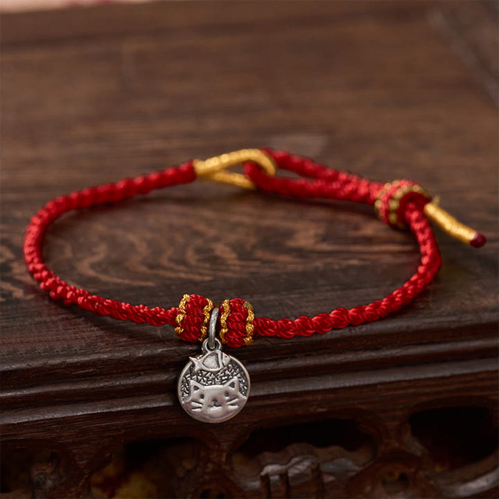 Buddha Stones Ciondolo rotondo in argento sterling 925 raffigurante un gattino che mangia un pesce, simbolo di prosperità, con cordino rosso e nero intrecciato. - Rosso scuro (circonferenza del polso 14–18 cm) - image 10