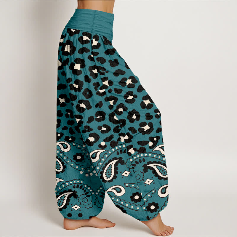 Buddha Stones Pantaloni harem da donna in cotone verde oliva con fantasia leopardata e paisley e elastico in vita. - image 6