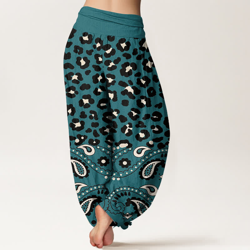 Buddha Stones Pantaloni harem da donna in cotone verde oliva con fantasia leopardata e paisley e elastico in vita. - image 7