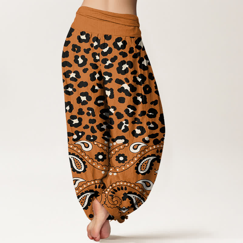 Buddha Stones Pantaloni harem da donna in cotone verde oliva con fantasia leopardata e paisley e elastico in vita. - image 10