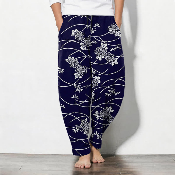 Buddha Stones Pantaloni da uomo affusolati in puro cotone bianco con motivo floreale a tralci e coulisse, con tasche. - Marina - US/UK/AU50, EU60 (5XL) - image 0