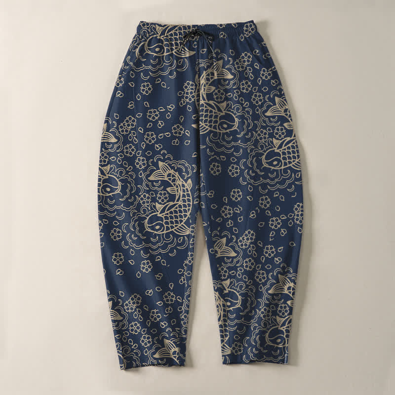 Buddha Stones Pantaloni da uomo affusolati con coulisse e tasche, in puro cotone, con motivo floreale e carpe koi dorate. - image 9