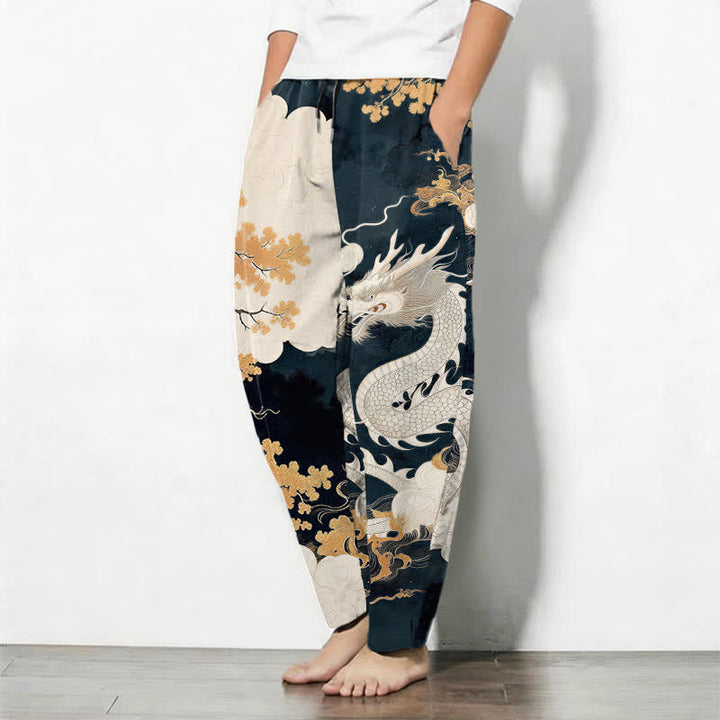 Buddha Stones Pantaloni da uomo affusolati con coulisse e tasche, in puro cotone, con motivo drago orientale e nuvole. - image 1