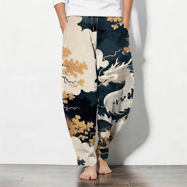 Buddha Stones Pantaloni da uomo affusolati con coulisse e tasche, in puro cotone, con motivo drago orientale e nuvole. - Marina - US/UK/AU50, EU60 (5XL) - image 0