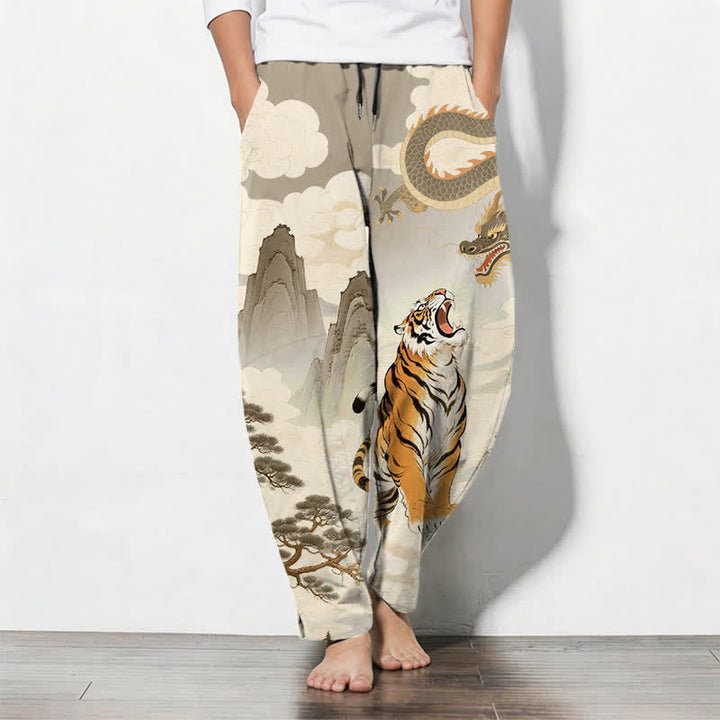 Buddha Stones Pantaloni da uomo affusolati con coulisse e tasche, in puro cotone, con stampa paesaggio tigre-drago. - Tan - US/UK/AU50, EU60 (5XL) - image 0