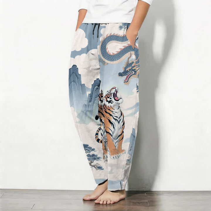 Buddha Stones Pantaloni da uomo affusolati con coulisse e tasche, in puro cotone, con stampa paesaggio tigre-drago. - image 15