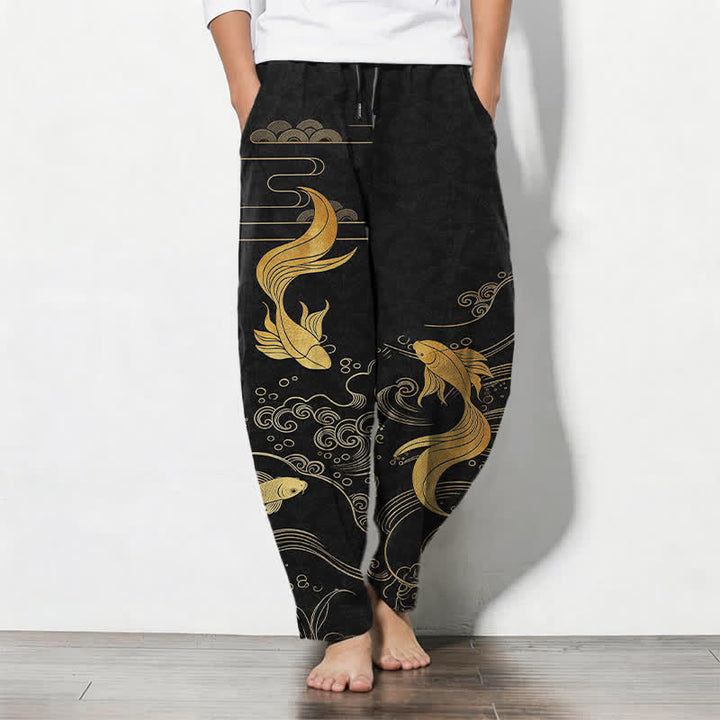 Buddha Stones Pantaloni da uomo affusolati con coulisse e tasche, in puro cotone, con motivo a onde di carpe koi dorate. - Nero - US/UK/AU50, EU60 (5XL) - image 0