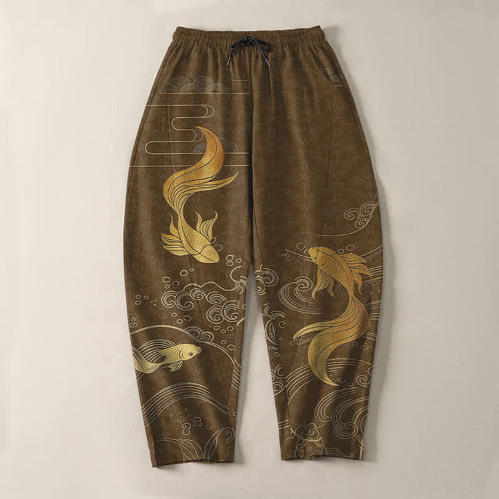 Buddha Stones Pantaloni da uomo affusolati con coulisse e tasche, in puro cotone, con motivo a onde di carpe koi dorate. - image 9