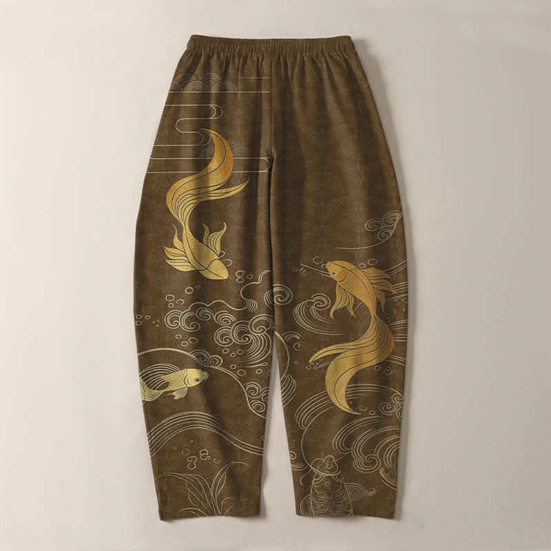Buddha Stones Pantaloni da uomo affusolati con coulisse e tasche, in puro cotone, con motivo a onde di carpe koi dorate. - image 10