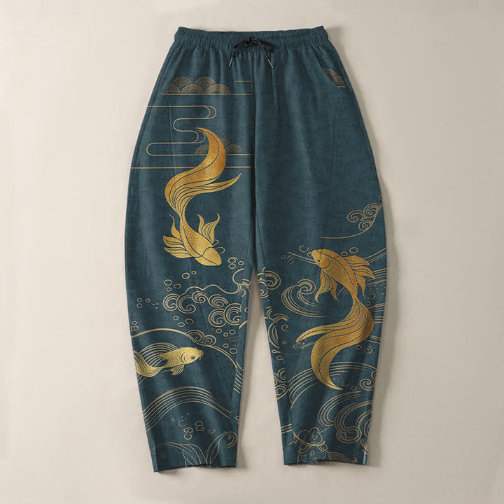 Buddha Stones Pantaloni da uomo affusolati con coulisse e tasche, in puro cotone, con motivo a onde di carpe koi dorate. - image 13