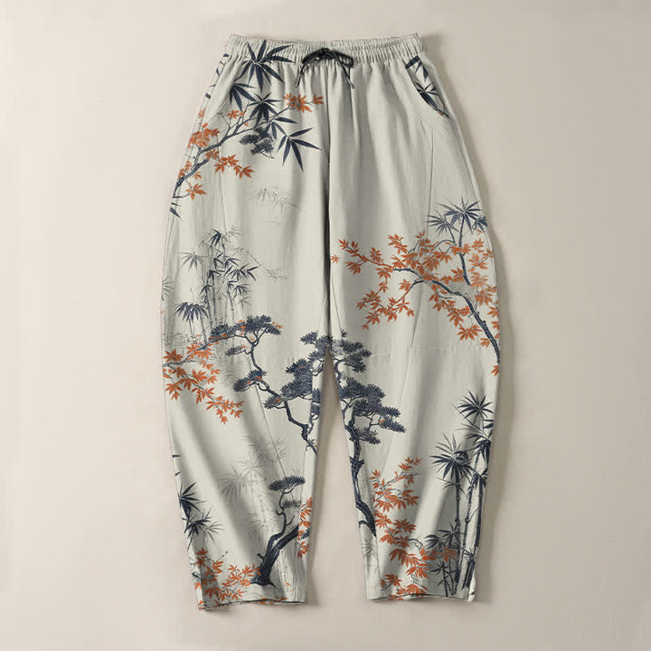 Buddha Stones Pantaloni da uomo affusolati con coulisse e tasche, in puro cotone, con motivo acero, bambù e pino. - image 2
