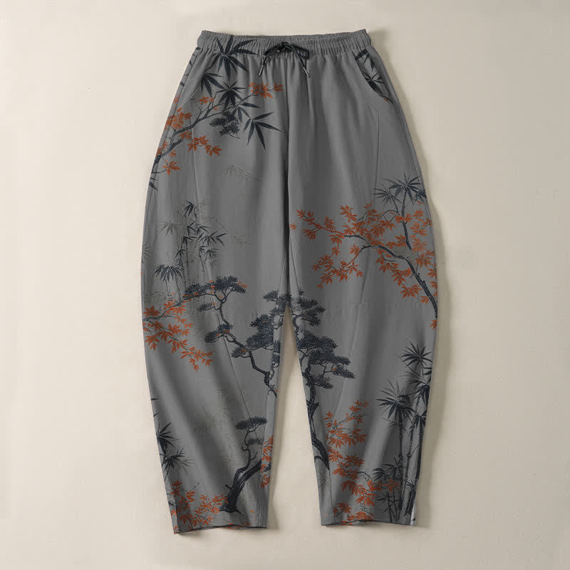Buddha Stones Pantaloni da uomo affusolati con coulisse e tasche, in puro cotone, con motivo acero, bambù e pino. - image 9