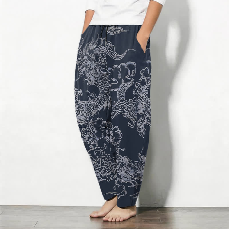 Buddha Stones Pantaloni da uomo affusolati in puro cotone con motivo drago e nuvole, con coulisse e tasche. - image 1