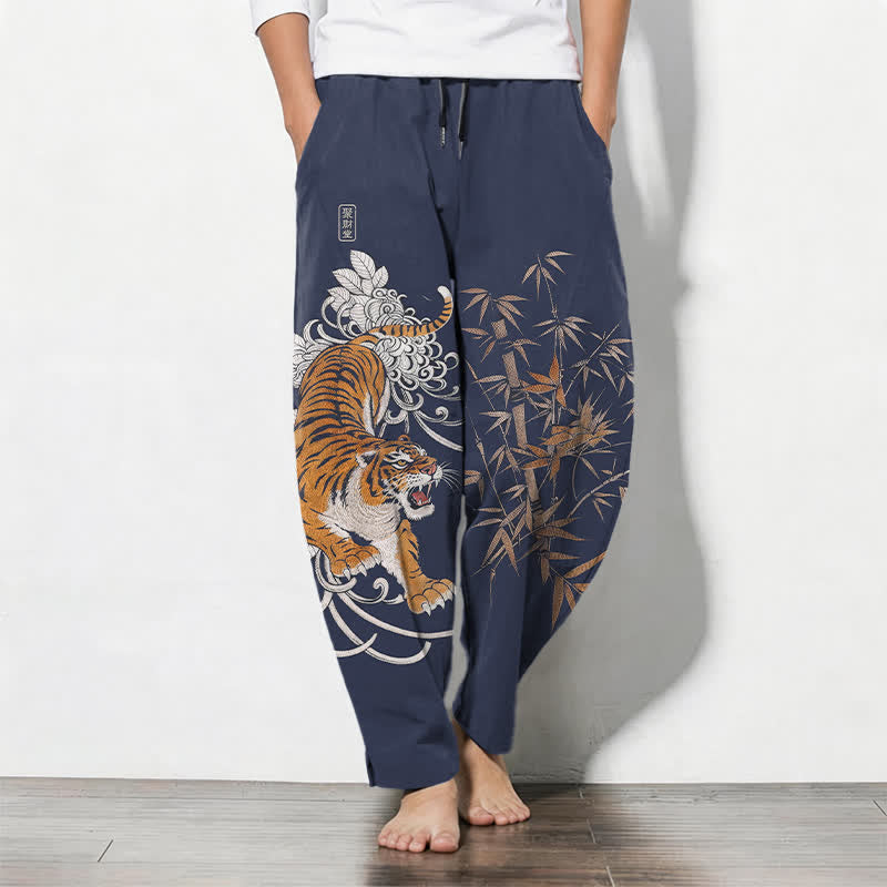 Buddha Stones Pantaloni da uomo affusolati con coulisse e tasche, in puro cotone, con stampa "Tigre Roante" e motivo bambù. - Marina - US/UK/AU50, EU60 (5XL) - image 7
