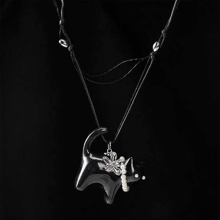 Buddha Stones Collana con ciondolo a forma di gatto nero e marrone in resina, fiore di perla e perlina, simbolo della pace. - image 10