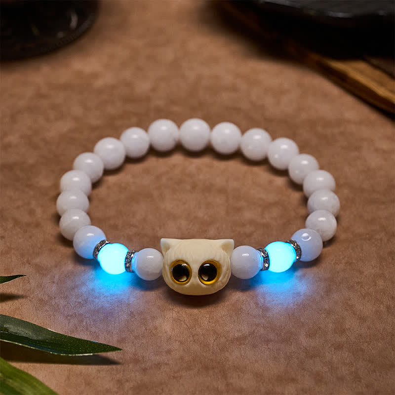 Buddha Stones Bracciale con perline di purezza a forma di testa di gatto con occhi grandi, in ossidiana nera e calcedonio bianco - Calcedonio bianco (circonferenza del polso: 15–16 cm) - 8 mm - image 1