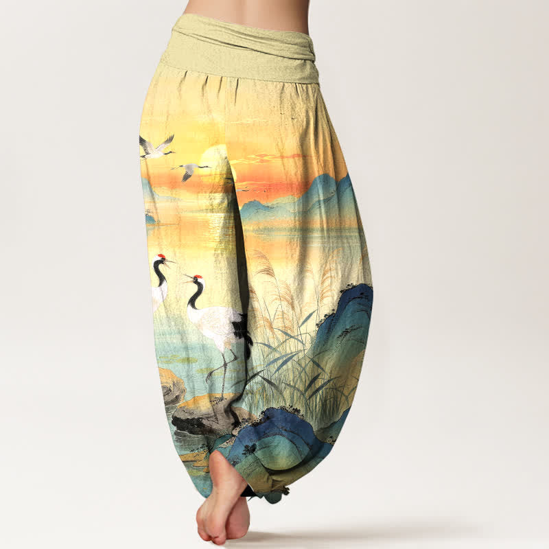 Buddha Stones Pantaloni harem da donna in cotone con motivo "Alba e gru di montagna" e vita elasticizzata. - image 2
