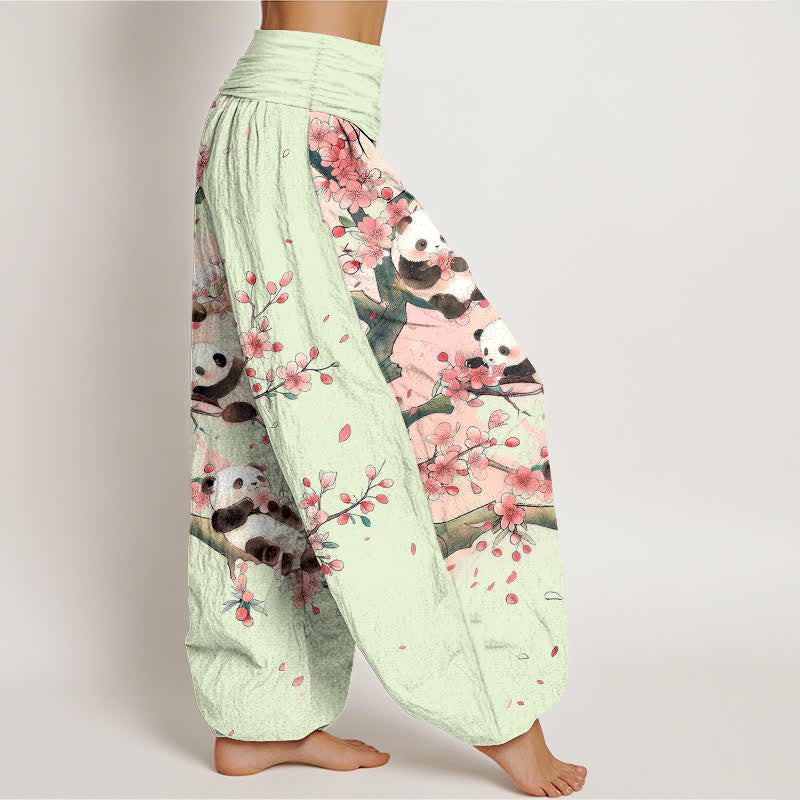 Buddha Stones Pantaloni harem da donna in cotone con motivo a fiori di ciliegio e panda, con elastico in vita. - image 6
