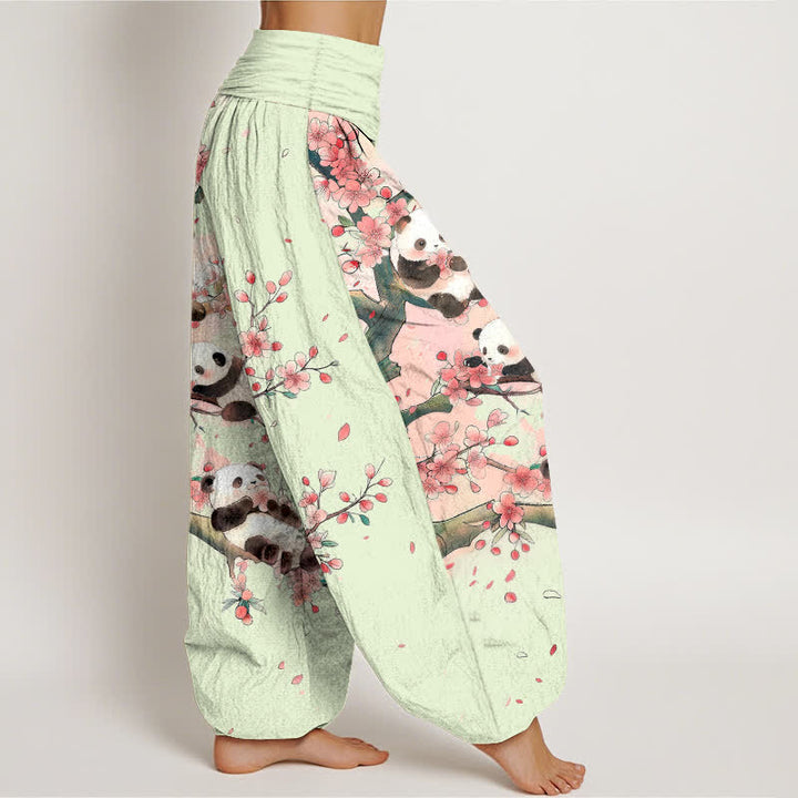 Buddha Stones Pantaloni harem da donna in cotone con motivo a fiori di ciliegio e panda, con elastico in vita. - image 6